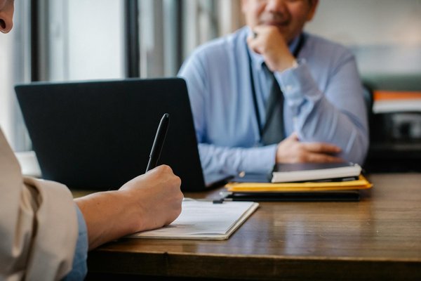 Comment les innovations technologiques influencent-elles l'industrie de la mode ?